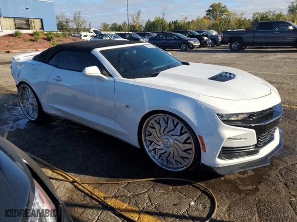 2019 Chevrolet Camaro 2SS with VIN 1G1FH3D74K0113036, listed as a Copart auction lot 74618094 with 57,591 mi miles and Salvage Title. Bid and sale history available at carsss.com. Image 4.