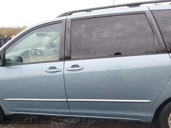 2005 Toyota Sienna XLE with VIN 5TDZA22C95S386560, listed as a IAAI auction lot 41943555 with 230,708 mi miles and . Bid and sale history available at DreamBid. Image 14.