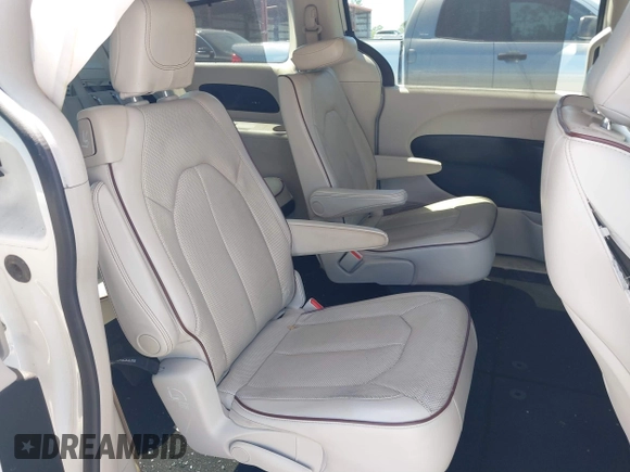 2020 Chrysler Pacifica Limited z VIN 2C4RC1GG9LR139786, wystawiony jako IAAI lot #41857783 z przebiegiem 105 182 mil mil oraz . Historia ofert i sprzedaży dostępna na DreamBid. Obrazek 8.