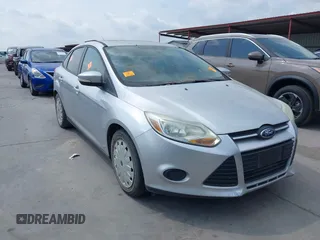 2013 Ford Focus SE with VIN 1FADP3F25DL138117, listed as a IAAI auction lot 42162119 with 136,979 mi miles. Bid and sale history available at carsss.com. Image 1.
