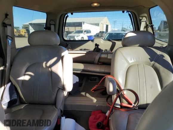 2000 Ford Expedition Eddie Bauer z VIN 1FMRU17L0YLA96669, wystawiony jako Copart lot #89027515 z przebiegiem 243 402 mil mil oraz Szkoda całkowita • Salvage title. Historia ofert i sprzedaży dostępna na DreamBid. Obrazek 10.
