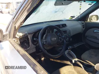 2014 Kia Soul with VIN KNDJN2A23E7723499, listed as a IAAI auction lot 40125847 with 1 mi miles. Bid and sale history available at carsss.com. Image 7.