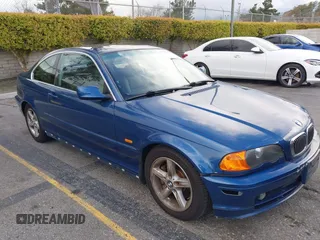 2001 BMW 3 Series 325Ci with VIN WBABN33401JW55892, listed as a IAAI auction lot 41751934 with 1 mi miles. Bid and sale history available at carsss.com. Image 1.
