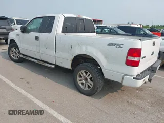 2005 Ford F-150 STX с VIN 1FTRX14W15NA05046, выставлен на аукционе IAAI как лот 42394572 с пробегом 115 601 миль миль и . История ставок и продаж доступна на DreamBid. Изображение 3.