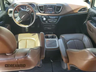 2020 Chrysler Pacifica Limited with VIN 2C4RC1GG8LR116368, listed as a Copart auction lot 61399525 with 78,896 mi miles and Non repairable. Bid and sale history available at DreamBid. Image 8.