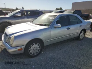 1998 Mercedes-Benz E-Class with VIN WDBJF25F9WA697018, listed as a Copart auction lot 87567315 with 107,255 mi miles and Clean Title. Bid and sale history available at carsss.com. Image 1.