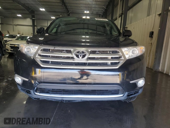 2013 Toyota Highlander Limited z VIN 5TDDK3EH7DS239690, wystawiony jako Copart lot #56791415 z przebiegiem 92 647 mil mil oraz Szkoda całkowita • Salvage title. Historia ofert i sprzedaży dostępna na DreamBid. Obrazek 5.