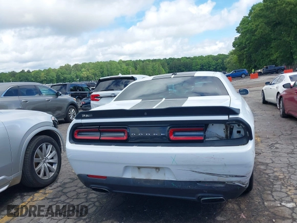 2017 Dodge Challenger SXT z VIN 2C3CDZAG7HH633821, wystawiony jako IAAI lot #42242378 z przebiegiem 97 492 mil mil oraz . Historia ofert i sprzedaży dostępna na DreamBid. Obrazek 16.