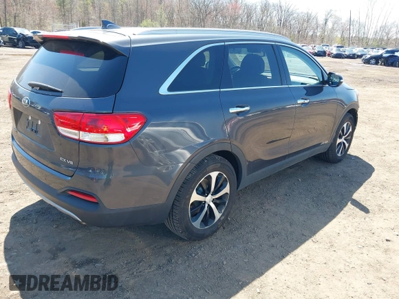 2018 Kia Sorento EX with VIN 5XYPHDA57JG388378, listed as a IAAI auction lot 41977584 with 121,482 mi miles and . Bid and sale history available at carsss.com. Image 4.