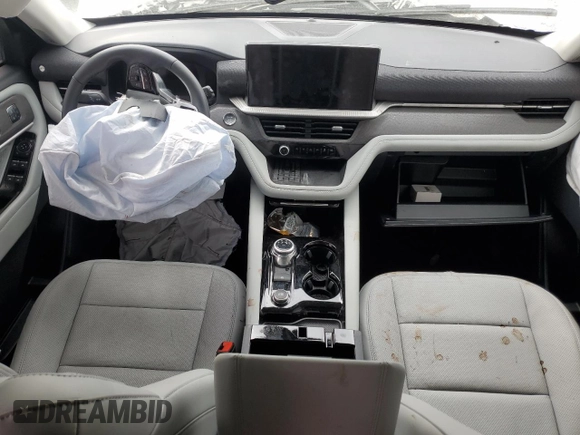 2025 Ford Explorer Platinum with VIN 1FMWK8HC5SGA65983, listed as a Copart auction lot 49856645 with 3,870 mi miles and Salvage title. Bid and sale history available at DreamBid. Image 8.