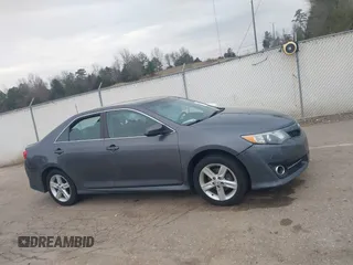 2014 Toyota Camry L with VIN 4T1BF1FKXEU813606, listed as a IAAI auction lot 41528889 with 252,866 mi miles. Bid and sale history available at carsss.com. Image 13.