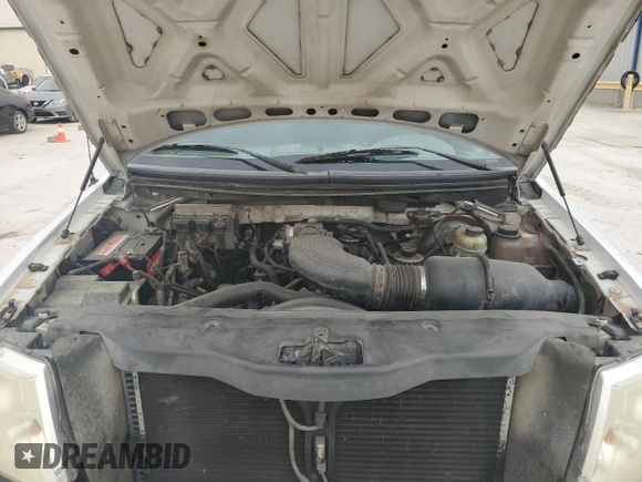 2005 Ford F-150 XL with VIN 1FTRF12W45NA47586, listed as a Copart auction lot 47572635 with 210,792 mi miles and Clean Title. Bid and sale history available at carsss.com. Image 11.