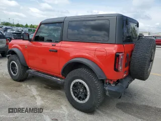 2021 Ford Bronco z VIN 1FMDE5CP7MLB07037, wystawiony jako Copart lot #54140385 z przebiegiem 56 403 mil mil oraz Szkoda całkowita • Salvage title. Historia ofert i sprzedaży dostępna na DreamBid. Obrazek 2.