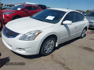 2012 Nissan Altima S z VIN 1N4AL2AP6CC170813, wystawiony jako IAAI lot #41857682 z przebiegiem 102 577 mil mil oraz . Historia ofert i sprzedaży dostępna na DreamBid. Obrazek 2.