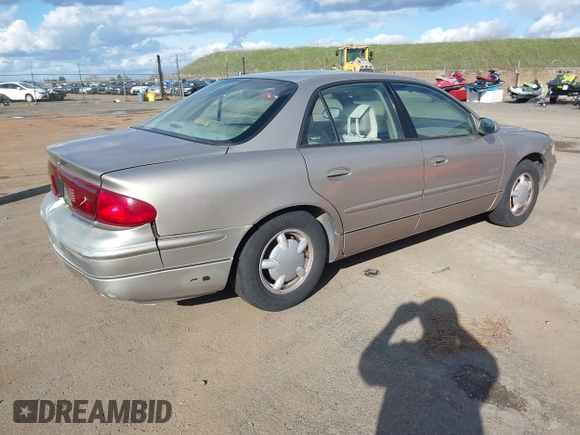 2001 Buick Regal LS with VIN 2G4WB55K411155342, listed as a IAAI auction lot 41583568 with 132,278 mi miles. Bid and sale history available at carsss.com. Image 4.