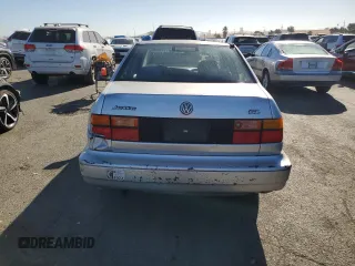 1998 Volkswagen Jetta z VIN 3VWRB81HXWM136725, wystawiony jako Copart lot #71419064 z przebiegiem 160 685 mil mil oraz Szkoda całkowita • Salvage title. Historia ofert i sprzedaży dostępna na DreamBid. Obrazek 6.