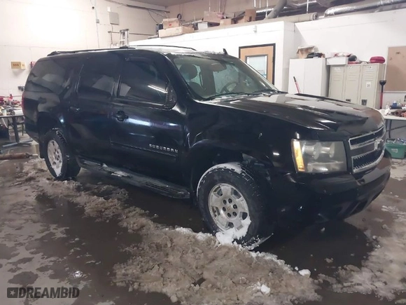 2010 Chevrolet Suburban LT with VIN 1GNUKJE33AR236764, listed as a IAAI auction lot 41447407 with 246,865 mi miles. Bid and sale history available at carsss.com. Image 1.