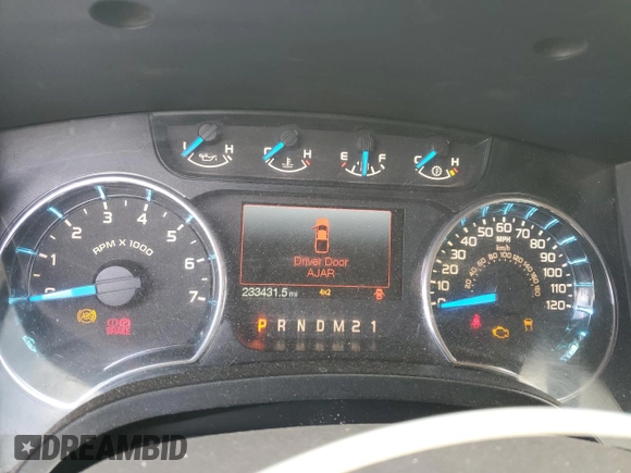 2014 Ford F-150 XL with VIN 1FTFX1ETXEKG17352, listed as a Copart auction lot 53354055 with 233,431 mi miles and Clean Title. Bid and sale history available at DreamBid. Image 9.