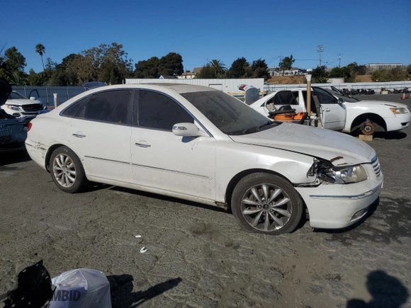 2008 Hyundai Azera Limited with VIN KMHFC46F28A311113, listed as a Copart auction lot 77003534 with 114,902 mi miles and Salvage Title. Bid and sale history available at carsss.com. Image 4.