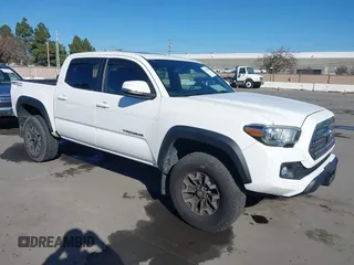 2016 Toyota Tacoma SR5 z VIN 3TMAZ5CN5GM014661, wystawiony jako IAAI lot #41337963 z przebiegiem 26 175 mil mil oraz . Historia ofert i sprzedaży dostępna na DreamBid. Obrazek 1.