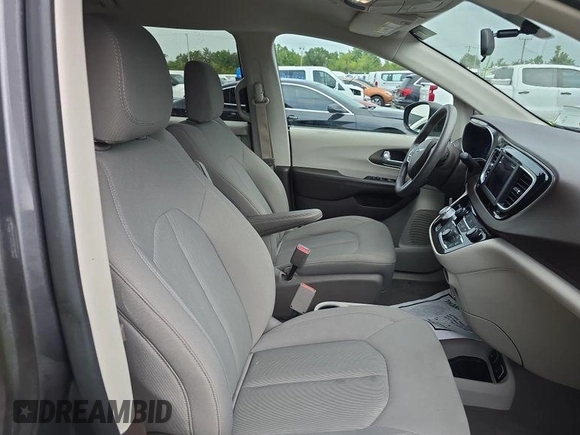 2018 Chrysler Pacifica Touring with VIN 2C4RC1DG1JR148709, listed as a IAAI auction lot 42787000 with 84,531 mi miles and . Bid and sale history available at DreamBid. Image 18.
