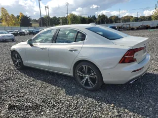 2021 Volvo S60 Inscription with VIN 7JRA22TL0MG095593, listed as a Copart auction lot 75565204 with 39,605 mi miles and Salvage Title. Bid and sale history available at carsss.com. Image 2.
