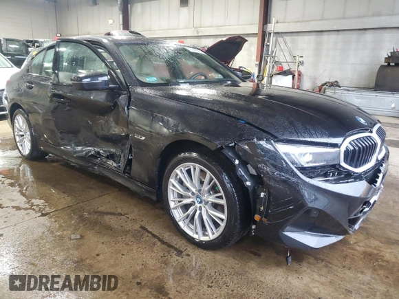 2023 BMW 3 Series 330e xDrive with VIN 3MW39FS08P8C88897, listed as a Copart auction lot 51423425 with 16,163 mi miles and Salvage Title. Bid and sale history available at carsss.com. Image 4.