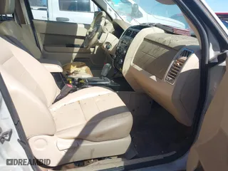 2009 Ford Escape Limited with VIN 1FMCU04709KA21968, listed as a IAAI auction lot 41769348 with 200,805 mi miles. Bid and sale history available at carsss.com. Image 5.