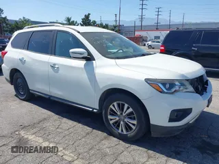 2019 Nissan Pathfinder SV z VIN 5N1DR2MN7KC584791, wystawiony jako IAAI lot #42533680 z przebiegiem 57 943 mil mil oraz . Historia ofert i sprzedaży dostępna na DreamBid. Obrazek 1.
