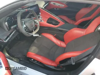 2020 Chevrolet Corvette 2LT z VIN 1G1Y72D46L5111398, wystawiony jako Copart lot #79948504 z przebiegiem 27 848 mil mil oraz Szkoda całkowita • Salvage title. Historia ofert i sprzedaży dostępna na DreamBid. Obrazek 7.