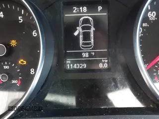 2017 Volkswagen Passat S z VIN 1VWAT7A38HC056207, wystawiony jako IAAI lot #42586003 z przebiegiem 114 329 mil mil oraz . Historia ofert i sprzedaży dostępna na DreamBid. Obrazek 15.