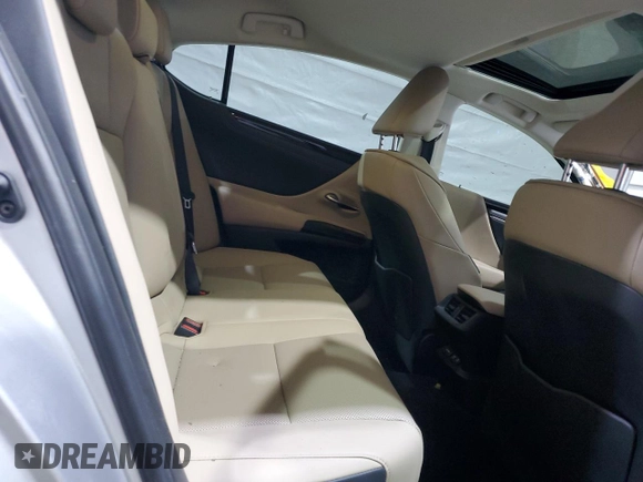 2021 Lexus ES 250 with VIN 58AD11D13MU005655, listed as a Copart auction lot 52137355 with 32,107 mi miles and Salvage title. Bid and sale history available at DreamBid. Image 11.