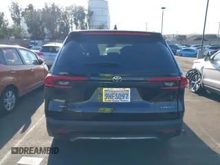 2024 Toyota Highlander XLE z VIN 5TDAAAB52RS003735, wystawiony jako IAAI lot #42373845 z przebiegiem 12 569 mil mil oraz . Historia ofert i sprzedaży dostępna na DreamBid. Obrazek 17.