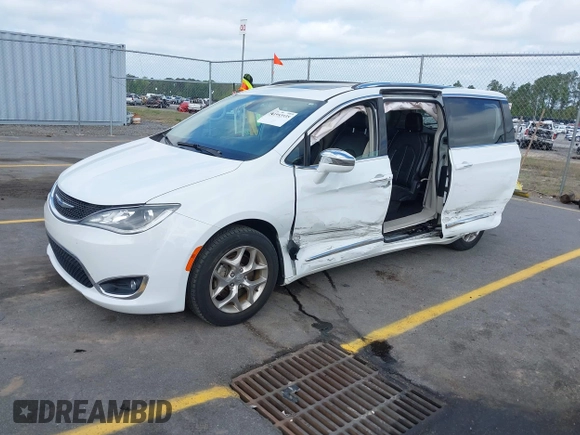 2018 Chrysler Pacifica Limited z VIN 2C4RC1GG5JR330263, wystawiony jako IAAI lot #41953935 z przebiegiem 92 038 mil mil oraz . Historia ofert i sprzedaży dostępna na DreamBid. Obrazek 17.