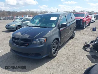 2017 Dodge Grand Caravan SE Plus z VIN 2C4RDGBG7HR606475, wystawiony jako IAAI lot #41912731 z przebiegiem 117 196 mil mil oraz . Historia ofert i sprzedaży dostępna na DreamBid. Obrazek 2.