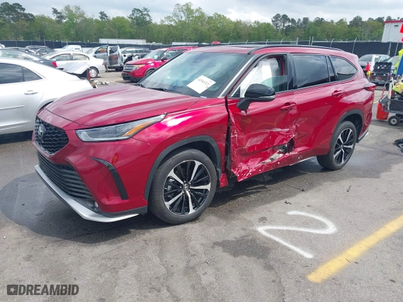 2022 Toyota Highlander XSE with VIN 5TDLZRAH6NS132390, listed as a IAAI auction lot 41945526 with 33,730 mi miles. Bid and sale history available at carsss.com. Image 19.