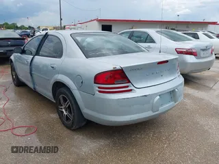 2002 Dodge Stratus SXT z VIN 1B3EL46X42N274835, wystawiony jako IAAI lot #42223786 z przebiegiem 133 677 mil mil oraz . Historia ofert i sprzedaży dostępna na DreamBid. Obrazek 3.