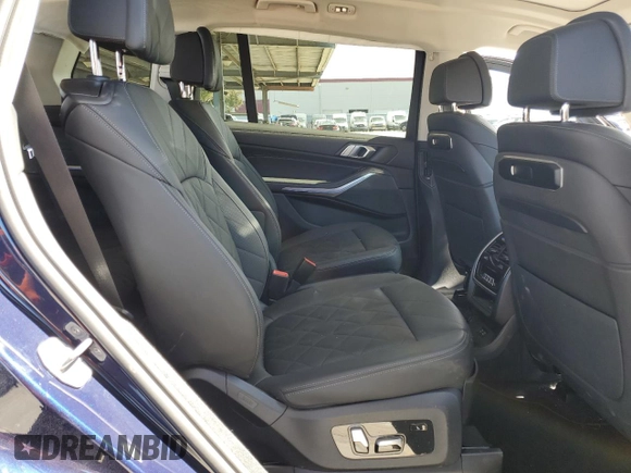 2023 BMW X7 xDrive40i z VIN 5UX23EM08P9N44631, wystawiony jako Copart lot #52541955 z przebiegiem 43 987 mil mil oraz Szkoda całkowita • Salvage title. Historia ofert i sprzedaży dostępna na DreamBid. Obrazek 11.