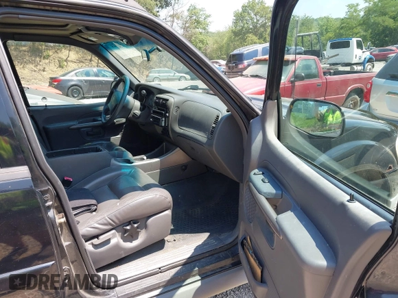 2001 Ford Explorer Sport Trac с VIN 1FMZU77EX1UA86462, выставлен на аукционе IAAI как лот 42822624 с пробегом 107 808 миль миль и . История ставок и продаж доступна на DreamBid. Изображение 5.