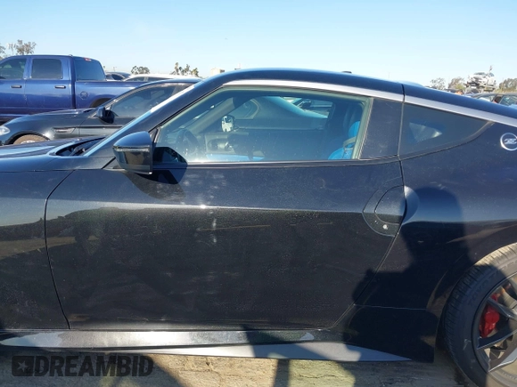 2023 Nissan Z Performance с VIN JN1BZ4BH1PM311774, выставлен на аукционе IAAI как лот 41818187 с пробегом 25 438 миль миль и . История ставок и продаж доступна на DreamBid. Изображение 14.