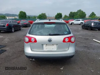2009 Volkswagen Passat z VIN WVWXK73C69E027467, wystawiony jako IAAI lot #42277275 z przebiegiem 145 956 mil mil oraz . Historia ofert i sprzedaży dostępna na DreamBid. Obrazek 16.