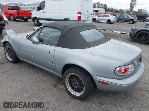1992 Mazda MX-5 Miata z VIN JM1NA3514N0314487, wystawiony jako IAAI lot #42036631 z przebiegiem 125 882 mil mil oraz . Historia ofert i sprzedaży dostępna na DreamBid. Obrazek 3.