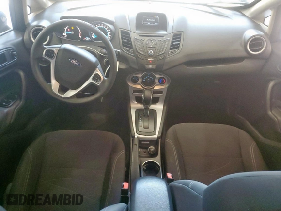 2019 Ford Fiesta SE z VIN 3FADP4EJ4KM142797, wystawiony jako Copart lot #56876095 z przebiegiem 82 545 mil mil oraz Szkoda całkowita • Salvage title. Historia ofert i sprzedaży dostępna na DreamBid. Obrazek 8.