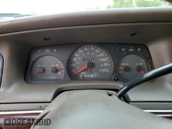2003 Mercury Grand Marquis GS Convenience z VIN 2MEFM74WX3X633910, wystawiony jako Copart lot #52999865 z przebiegiem 207 970 mil mil oraz Szkoda całkowita • Salvage title. Historia ofert i sprzedaży dostępna na DreamBid. Obrazek 9.