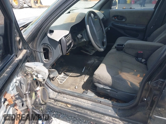 1996 Oldsmobile Cutlass Supreme S z VIN 1G3WH52M2TF363353, wystawiony jako IAAI lot #41955292 z przebiegiem 143 347 mil mil oraz . Historia ofert i sprzedaży dostępna na DreamBid. Obrazek 5.