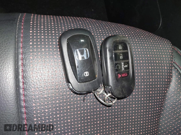 2025 Honda Pilot Black Edition with VIN 5FNYG1H91SB034976, listed as a IAAI auction lot 41677687 with 5,659 mi miles. Bid and sale history available at carsss.com. Image 11.