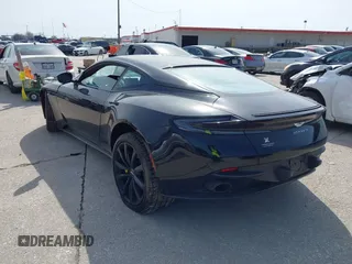2018 Aston Martin DB11 z VIN SCFRMFAV5JGL04914, wystawiony jako IAAI lot #41538145 z przebiegiem 40 703 mil mil oraz . Historia ofert i sprzedaży dostępna na DreamBid. Obrazek 3.