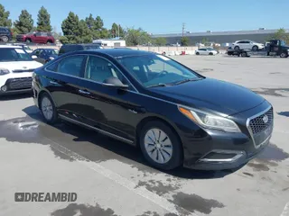 2016 Hyundai Sonata Hybrid SE with VIN KMHE24L10GA030384, listed as a IAAI auction lot 41991424 with 178,348 mi miles. Bid and sale history available at carsss.com. Image 1.
