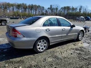 2005 Mercedes-Benz C 240 with VIN WDBRF81J55F631650, listed as a Copart auction lot 45498895 with 137,699 mi miles and Salvage Title. Bid and sale history available at DreamBid. Image 3.