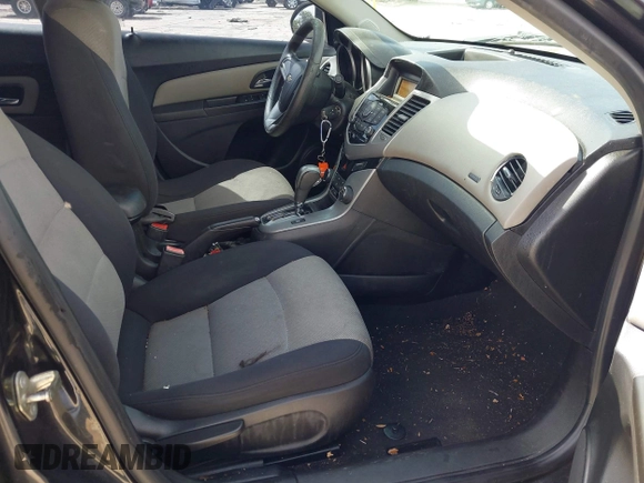 2014 Chevrolet Cruze LS with VIN 1G1PA5SH8E7267065, listed as a IAAI auction lot 42509912 with 85,646 mi miles and . Bid and sale history available at DreamBid. Image 5.